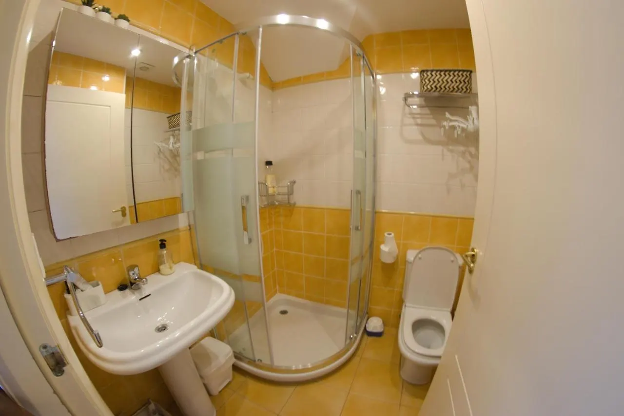 Apartamento Piso reformado en 1ª línea Hondarribia  0*,  España