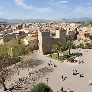 https://apartamentos-carlos-v.balearic-islands.net